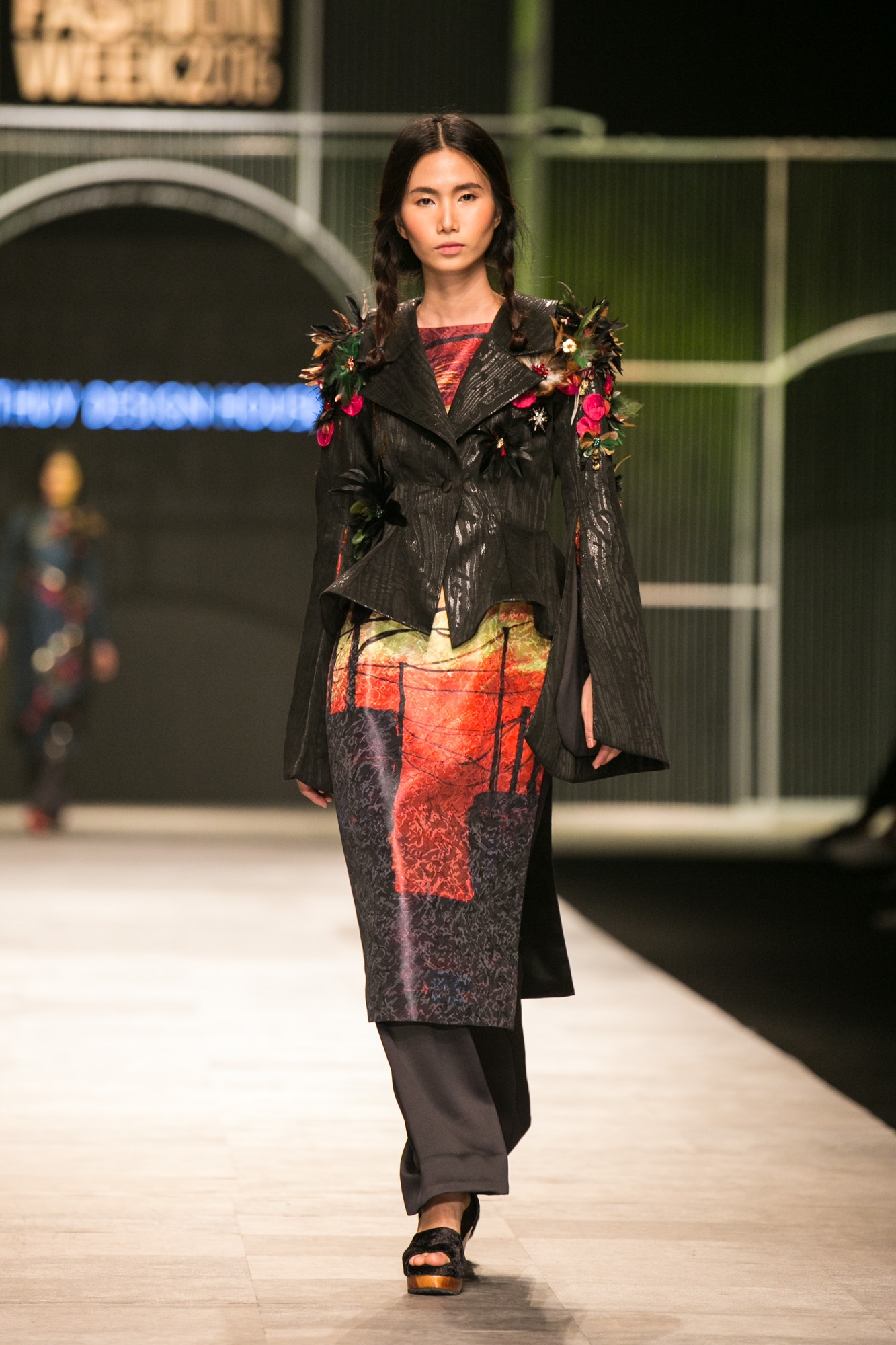 Quan quan Huong Ly trinh dien BST Thuy Nguyen anh 4