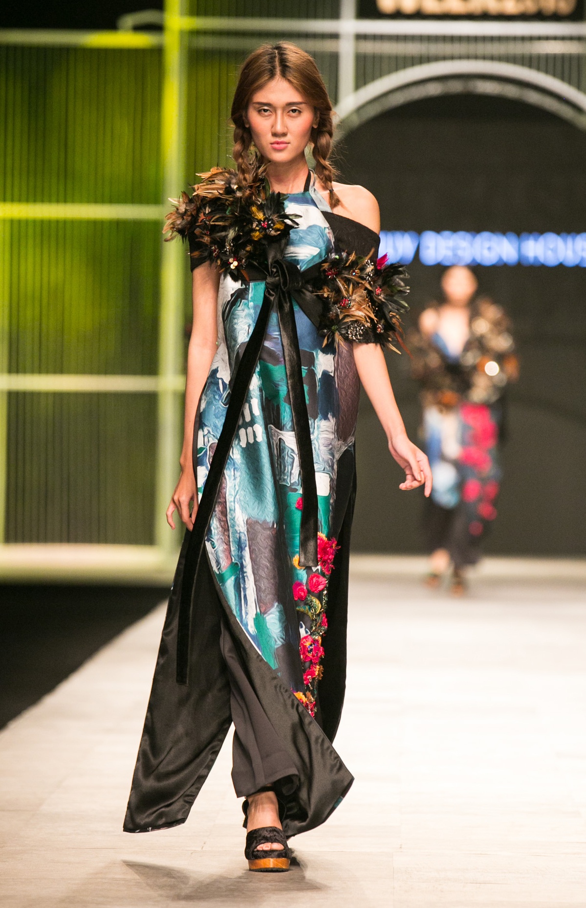 Quan quan Huong Ly trinh dien BST Thuy Nguyen anh 6