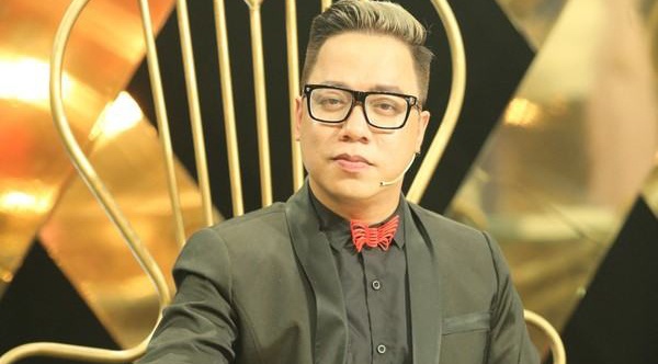 MC nhac kheo nghe si hang A xem show thoi trang thieu te nhi hinh anh