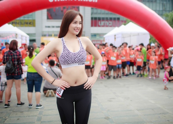 Phuong Trinh tut tat hinh anh qua da anh 4