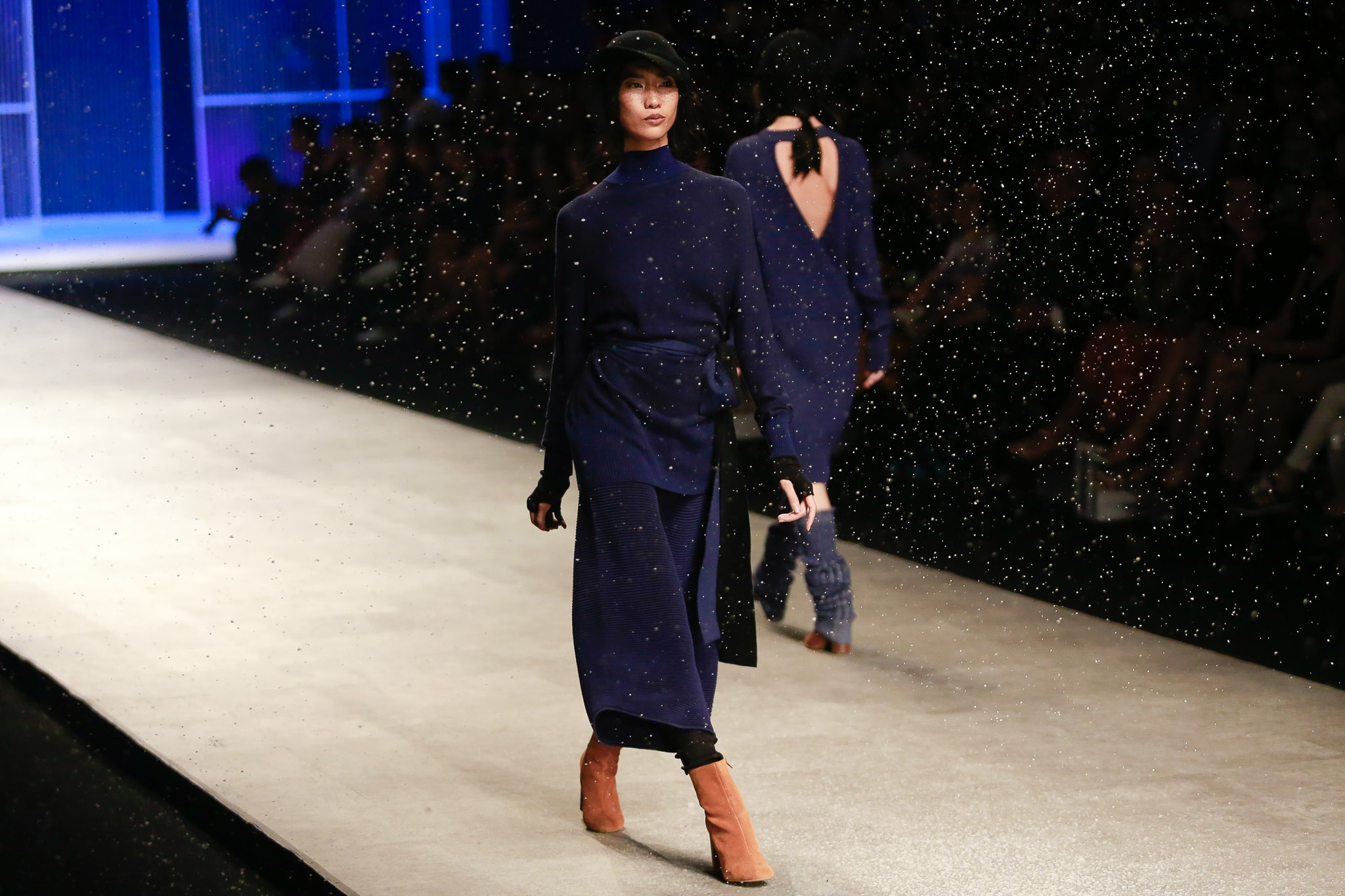 Mau Thuy trinh dien BST cua Le Ha anh 6