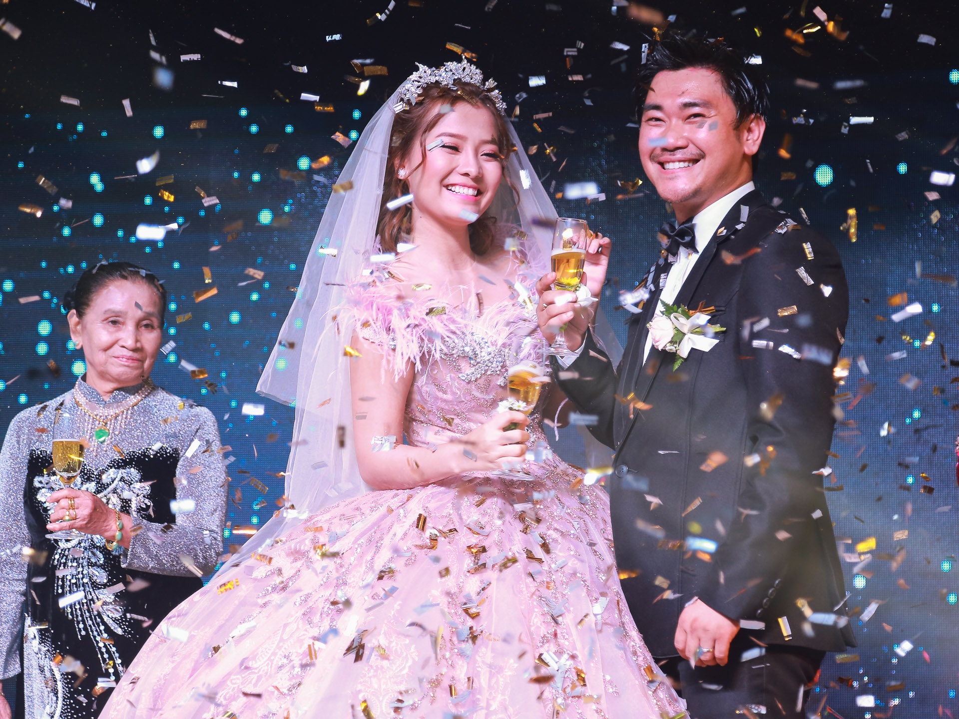 Le cuoi ngap tran sac hoa cua Khanh Hien va hon phu Viet kieu anh 7