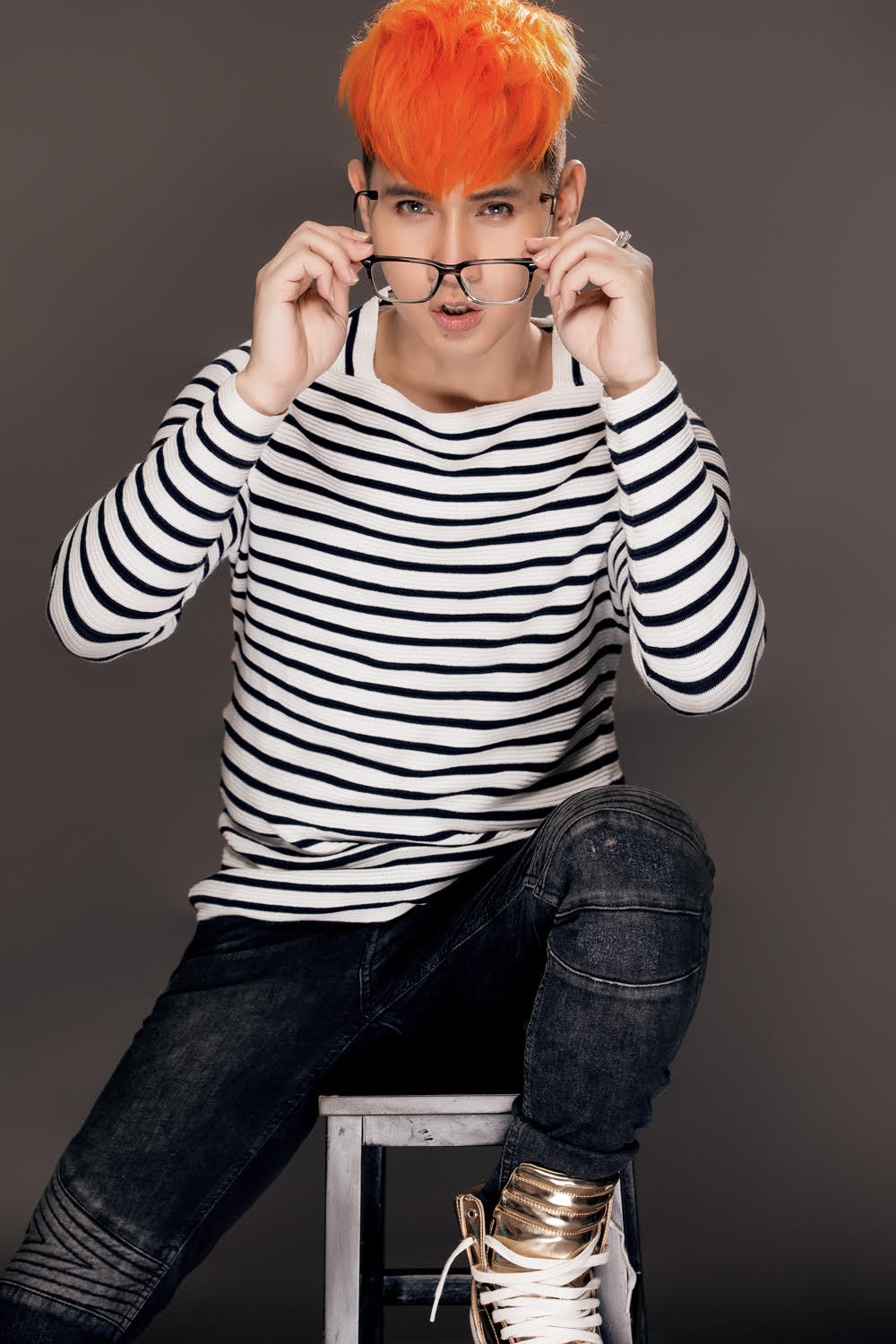 Nguyen Vu tre trung voi toc nhuom anh 4