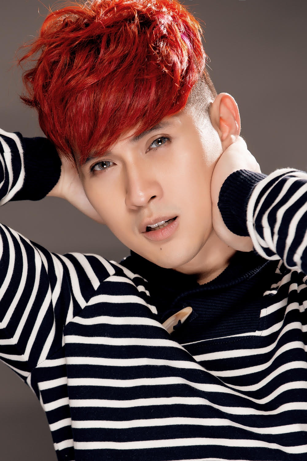 Nguyen Vu tre trung voi toc nhuom anh 5