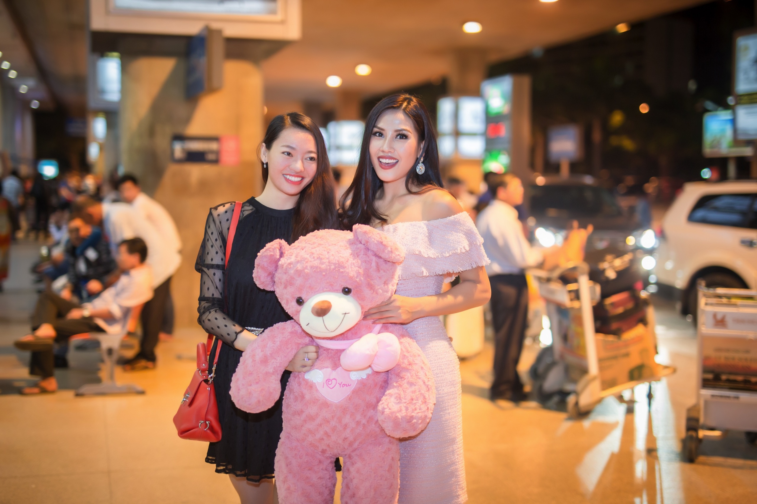 Nguyễn Thị Loan ngày về nước ảnh 1 Nguyen Thi Loan ngay ve nuoc anh 1