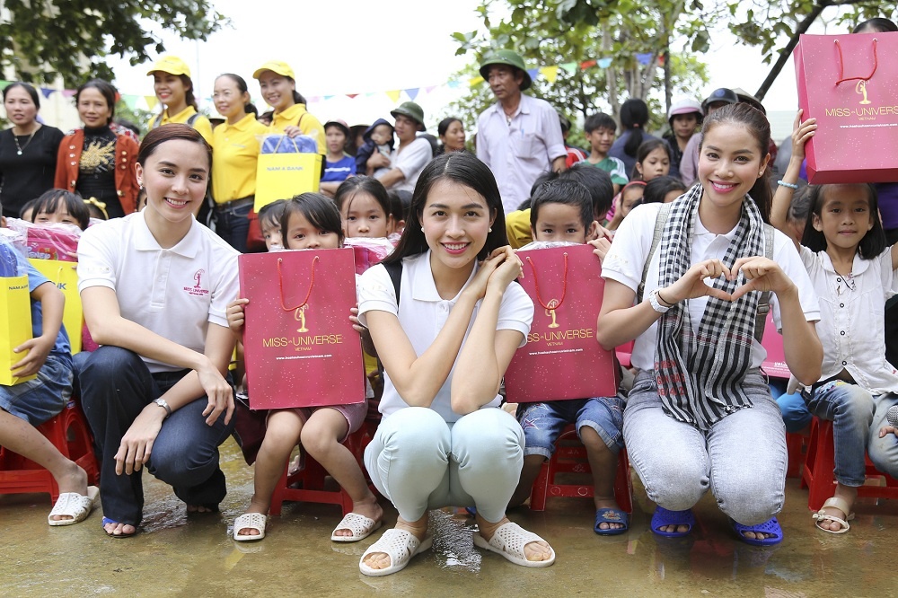 Pham Huong,  Thien Ly doi mua di lam tu thien anh 8
