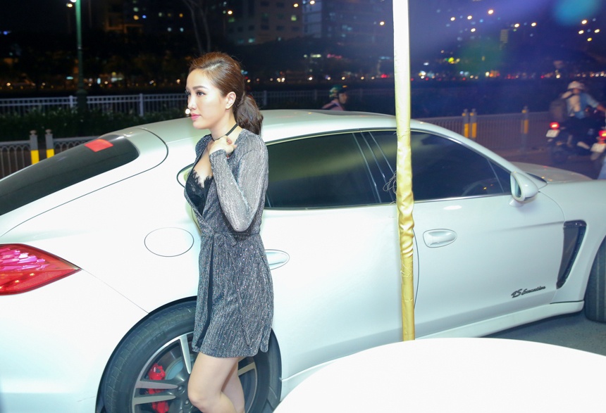 Thúy Hiền tay trong tay với Ngọc Khanh ở sự kiện ảnh 4 Thuy Hien tay trong tay voi Ngoc Khanh o su kien anh 4