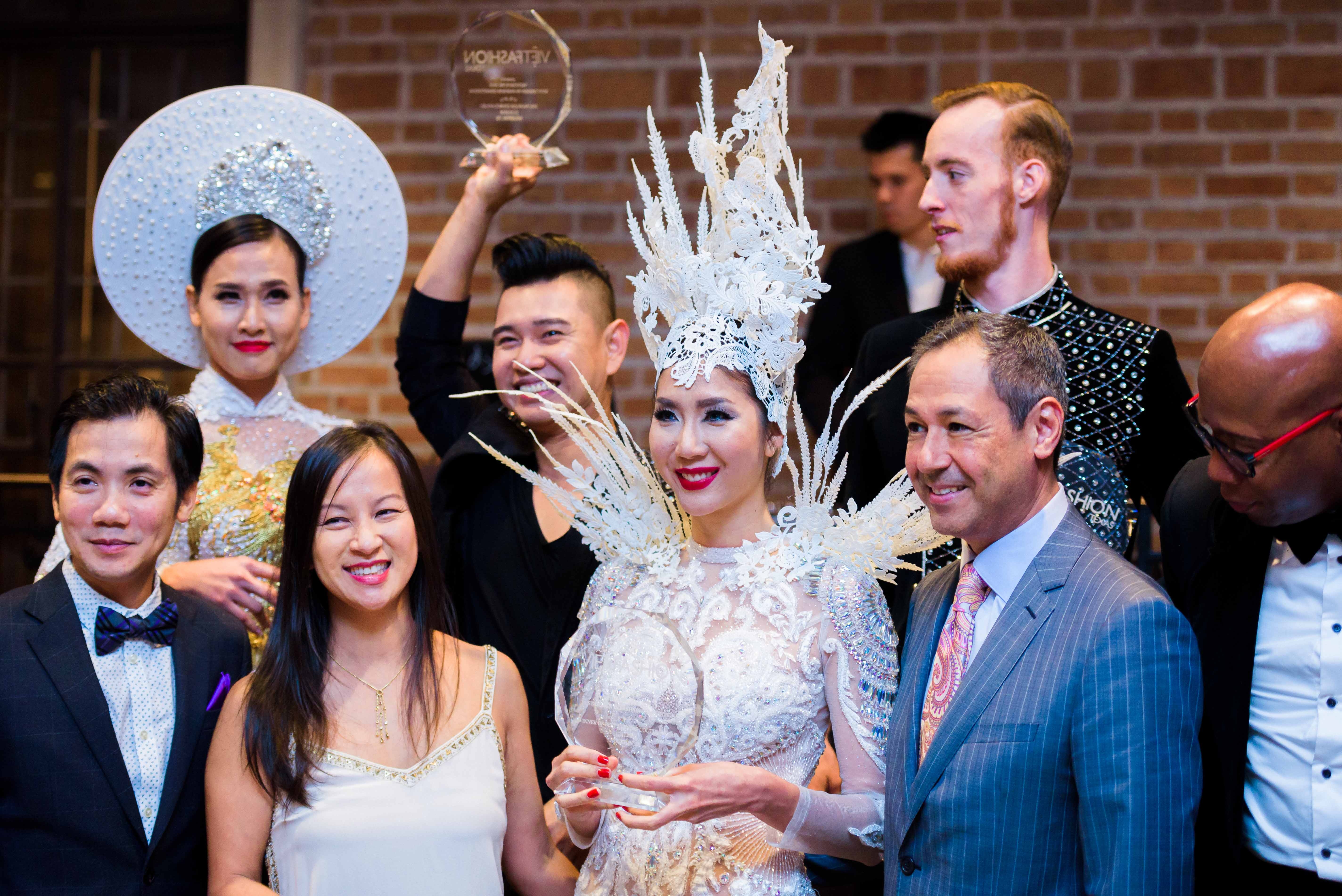 Ngoc Quyen dien vay xuyen thau anh 7