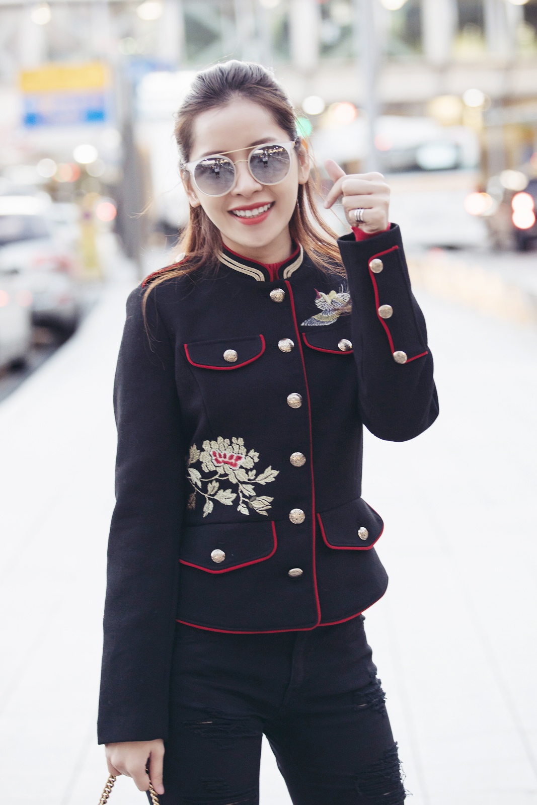 Chi Pu sanh dieu o san bay Han Quoc anh 5