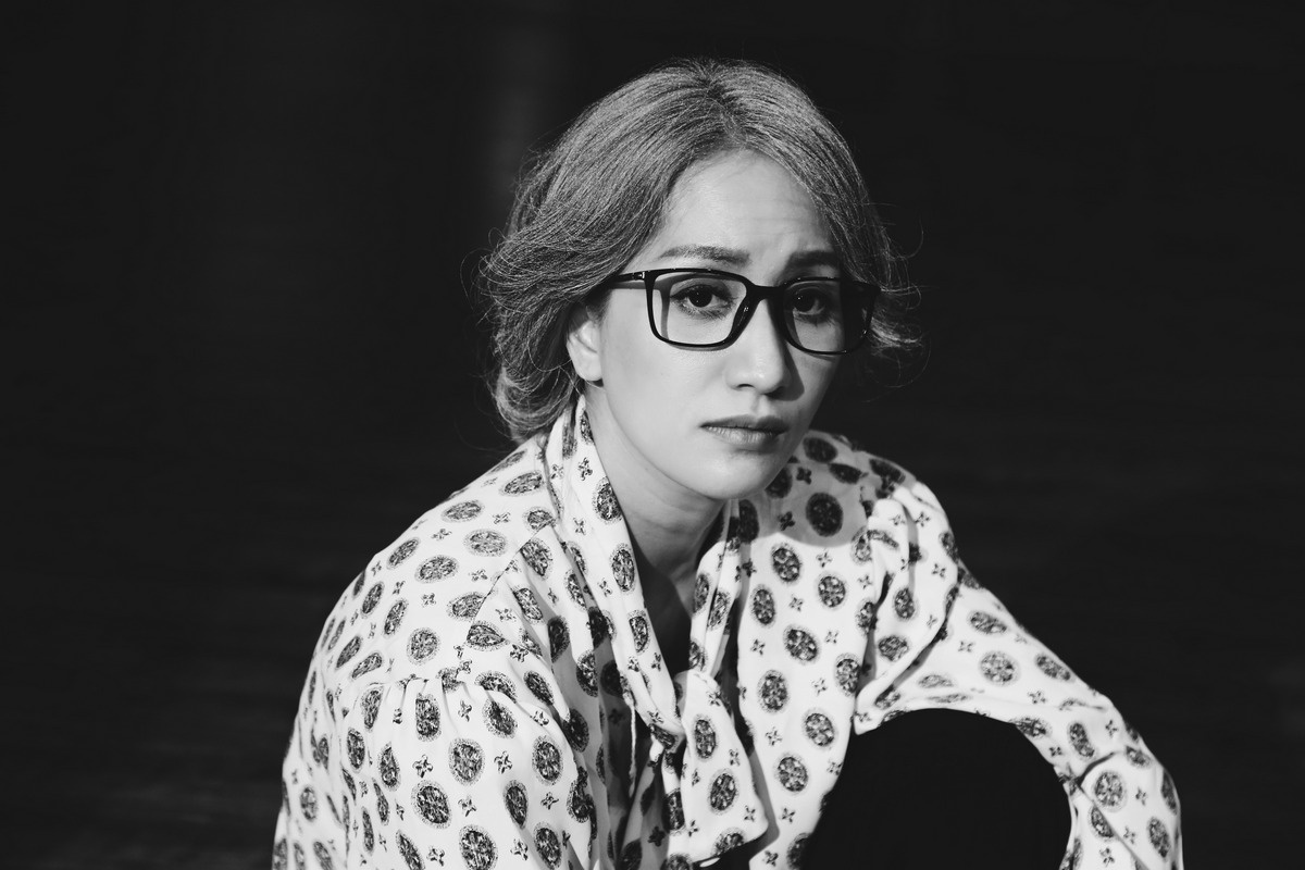 Co oi dung khoc - Khanh Thi hinh anh