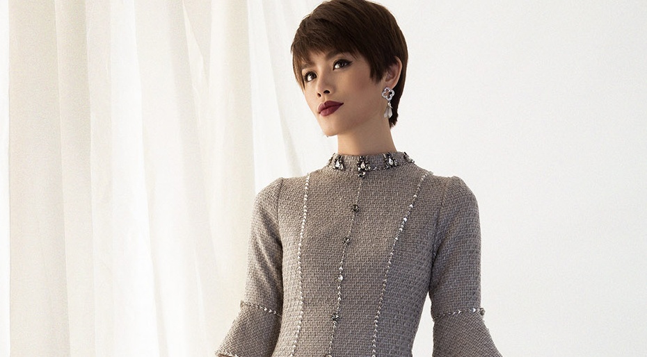 Tran Hien gioi thieu trang phuc xam den co dien hinh anh