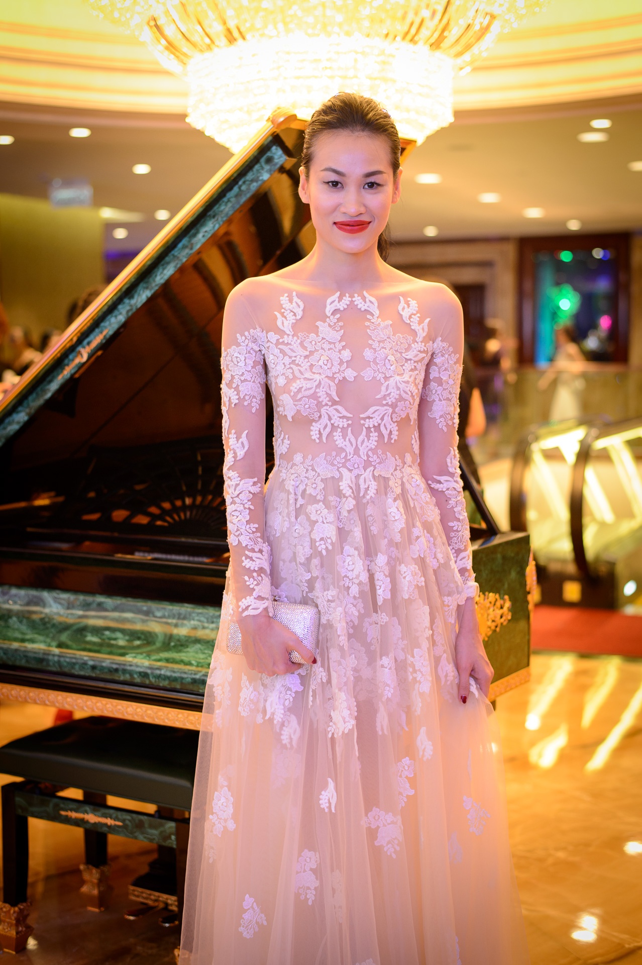 Do My Linh khoe vai tran quyen ru o su kien anh 7