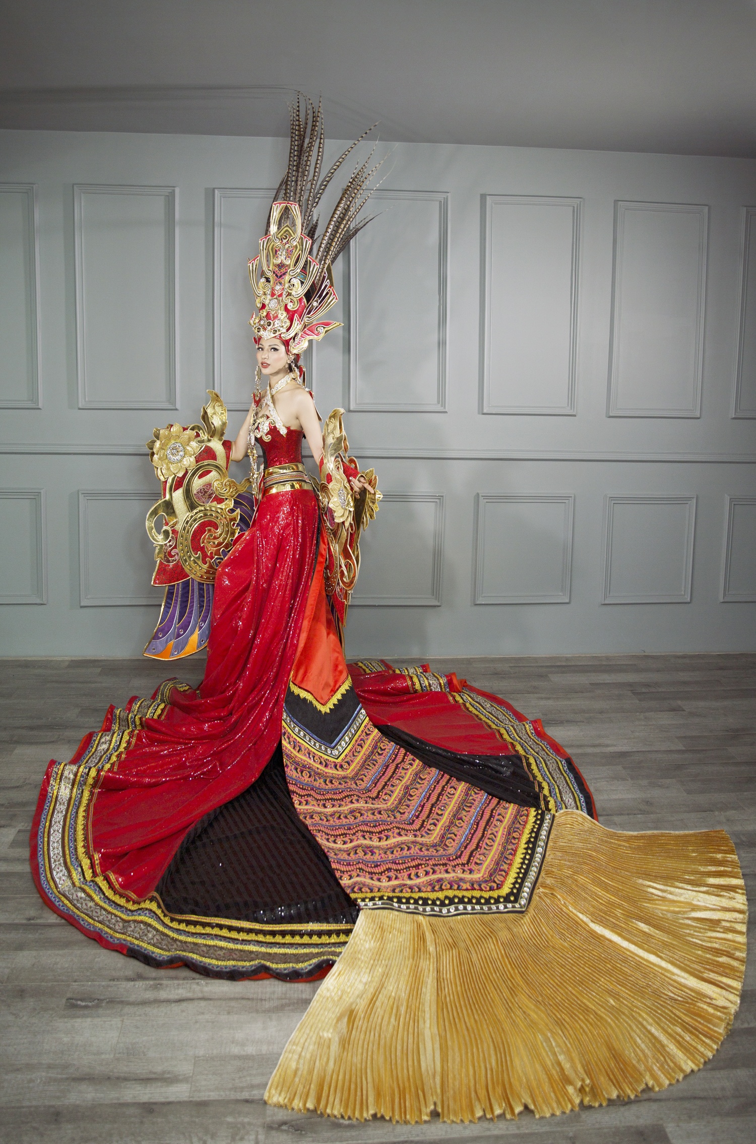 Quoc phuc nang 44 kg cua dai dien Viet anh 2