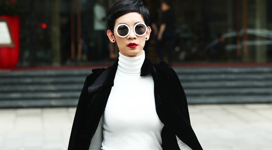 Xuan Lan va dan mau sanh dieu tren duong pho Nguyen Hue hinh anh