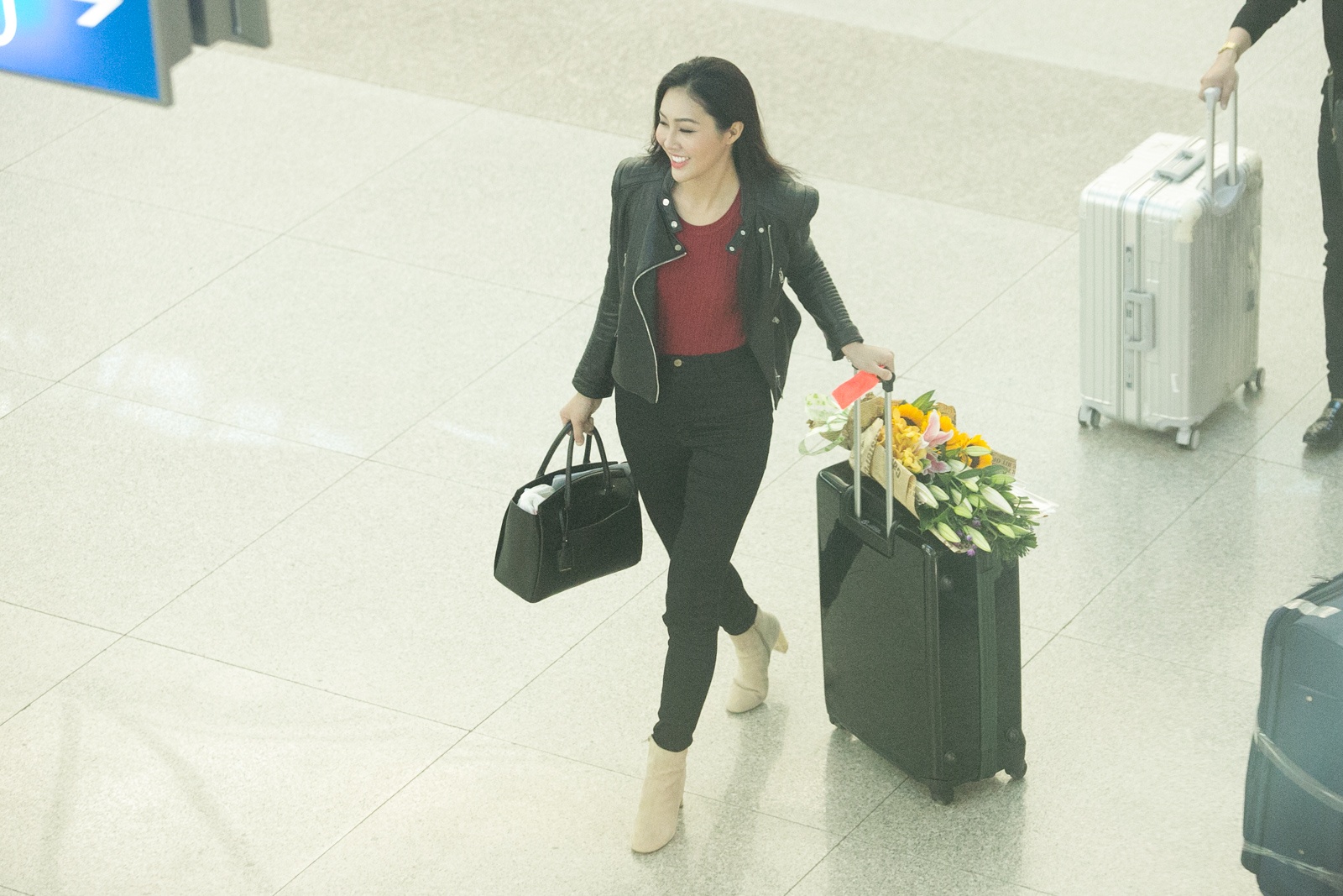 Diệu Ngọc lên đường thi Hoa hậu Thế giới ảnh 4 Dieu Ngoc len duong thi Hoa hau The gioi anh 4