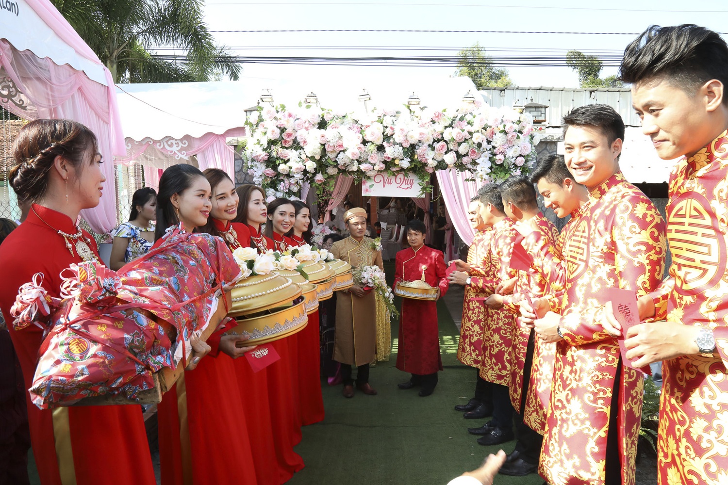 Thien Bao lay vo lan 2 anh 8