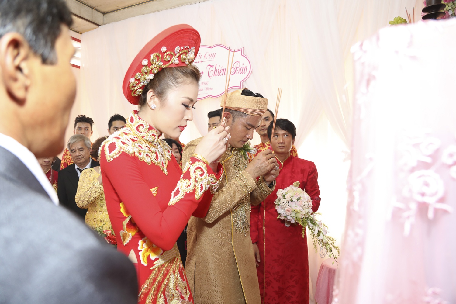 Thien Bao lay vo lan 2 anh 11