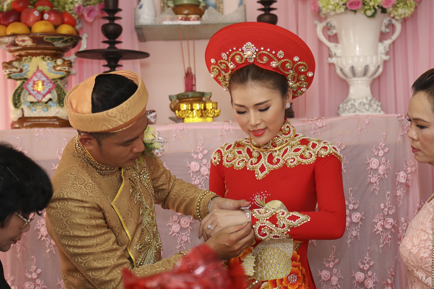 Thien Bao lay vo lan 2 anh 12