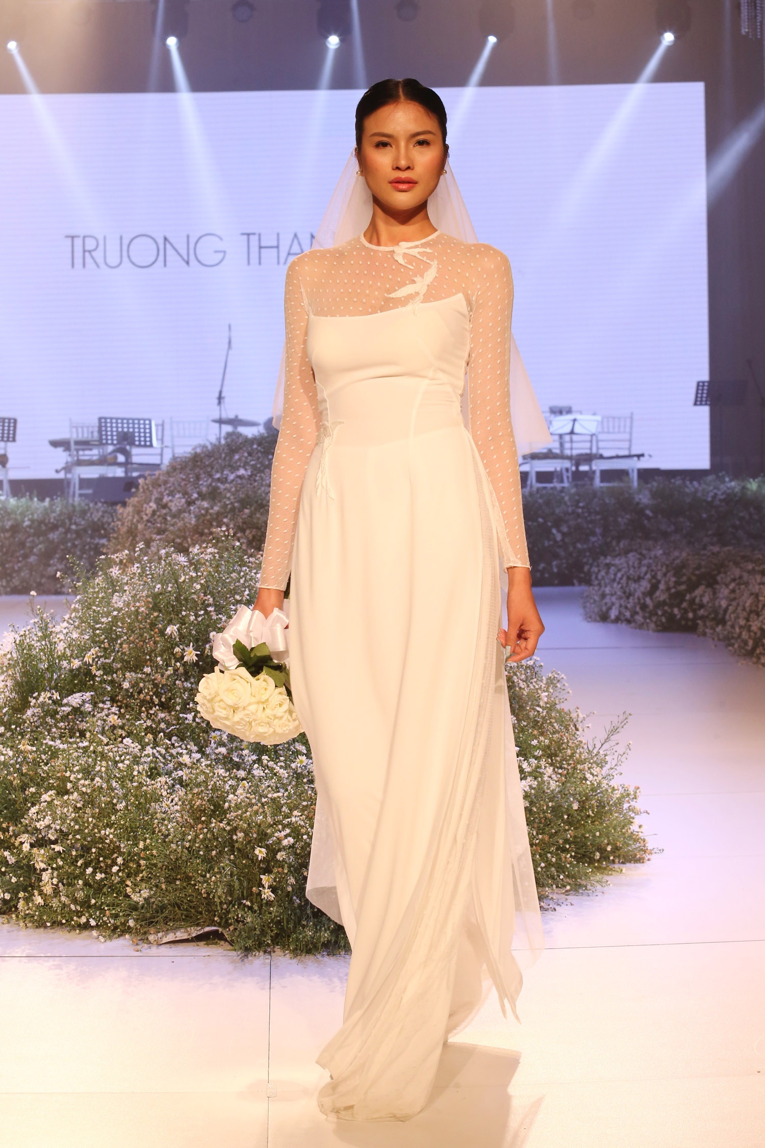 Phuong Mai goi cam o su kien anh 8