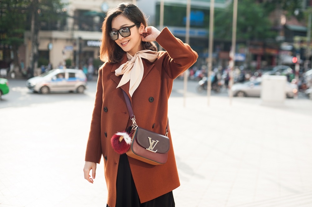 Jennifer Pham dien dam bau dao pho anh 4