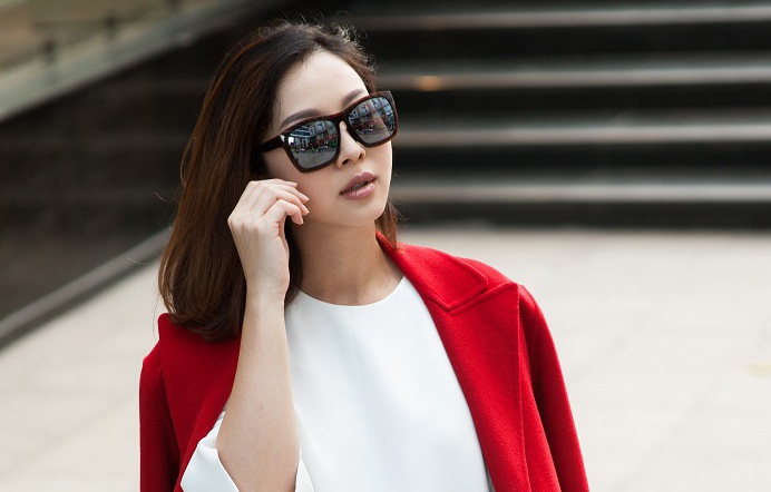 Jennifer Pham bau 7 thang gioi thieu trang phuc dao pho hinh anh