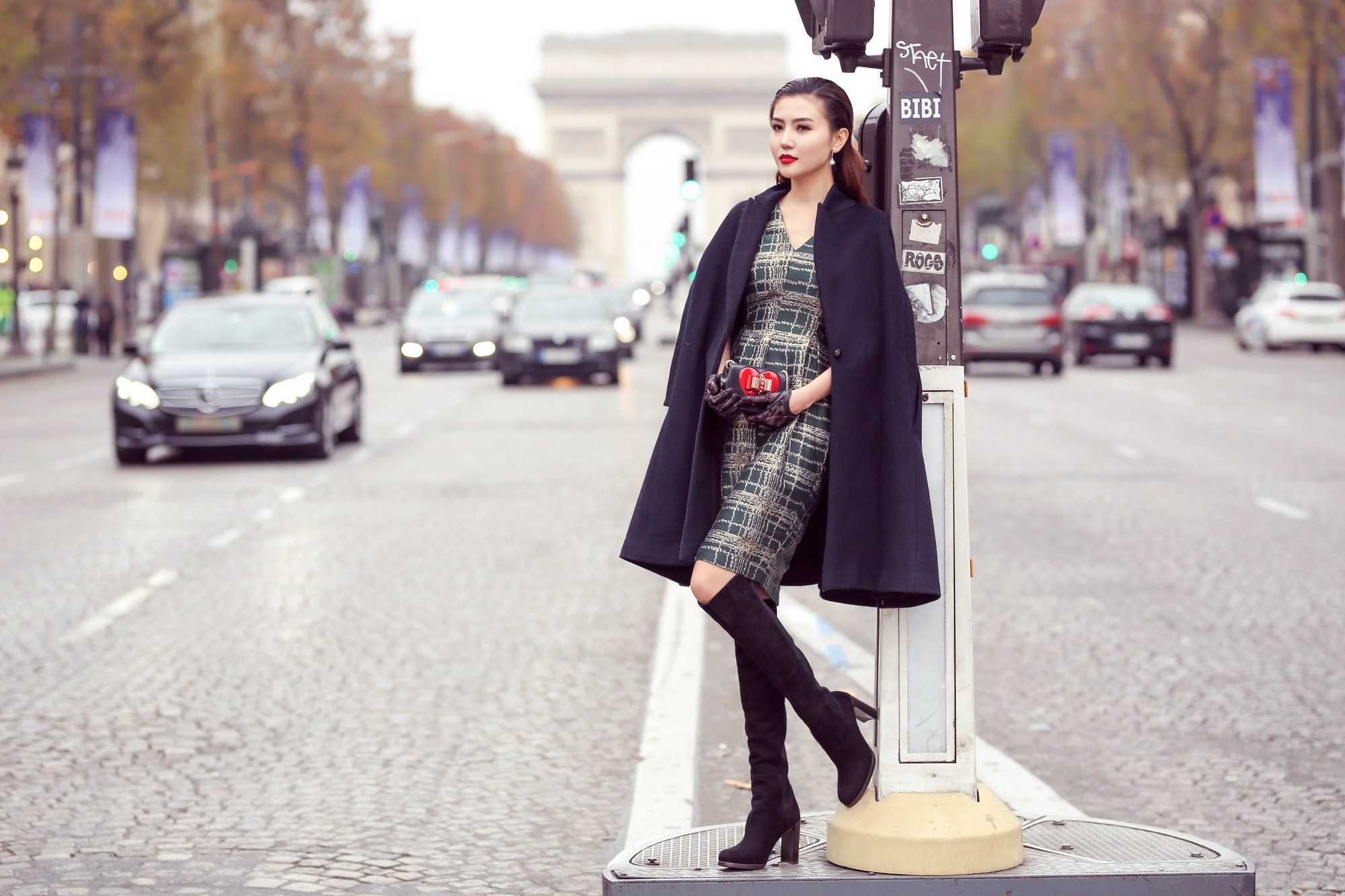 Ngọc Duyên hóa quý cô cổ điển trên đường phố Paris ảnh 8 Ngoc Duyen hoa quy co co dien tren duong pho Paris anh 8