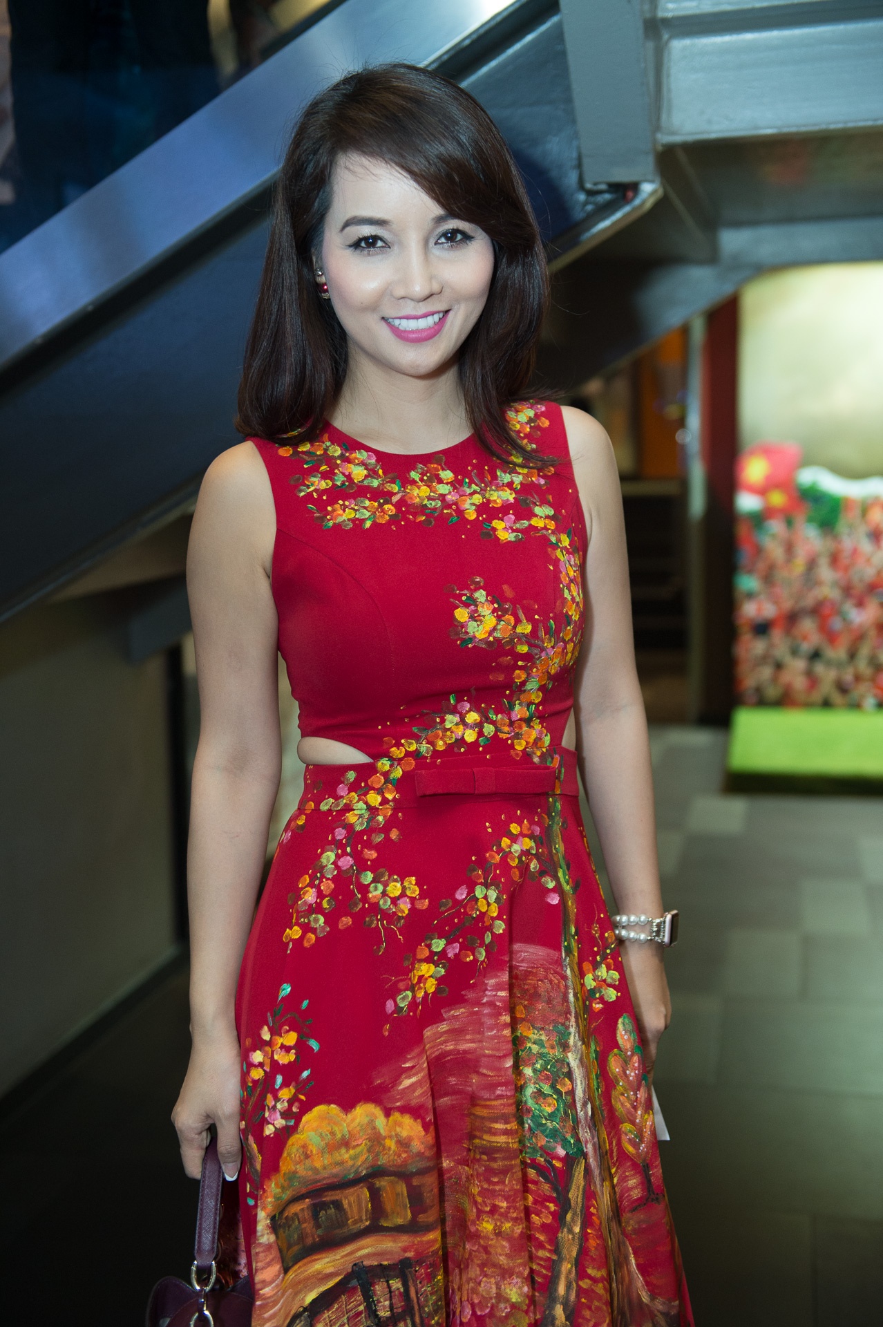 Pham Huong thanh thoat voi dam trang anh 7