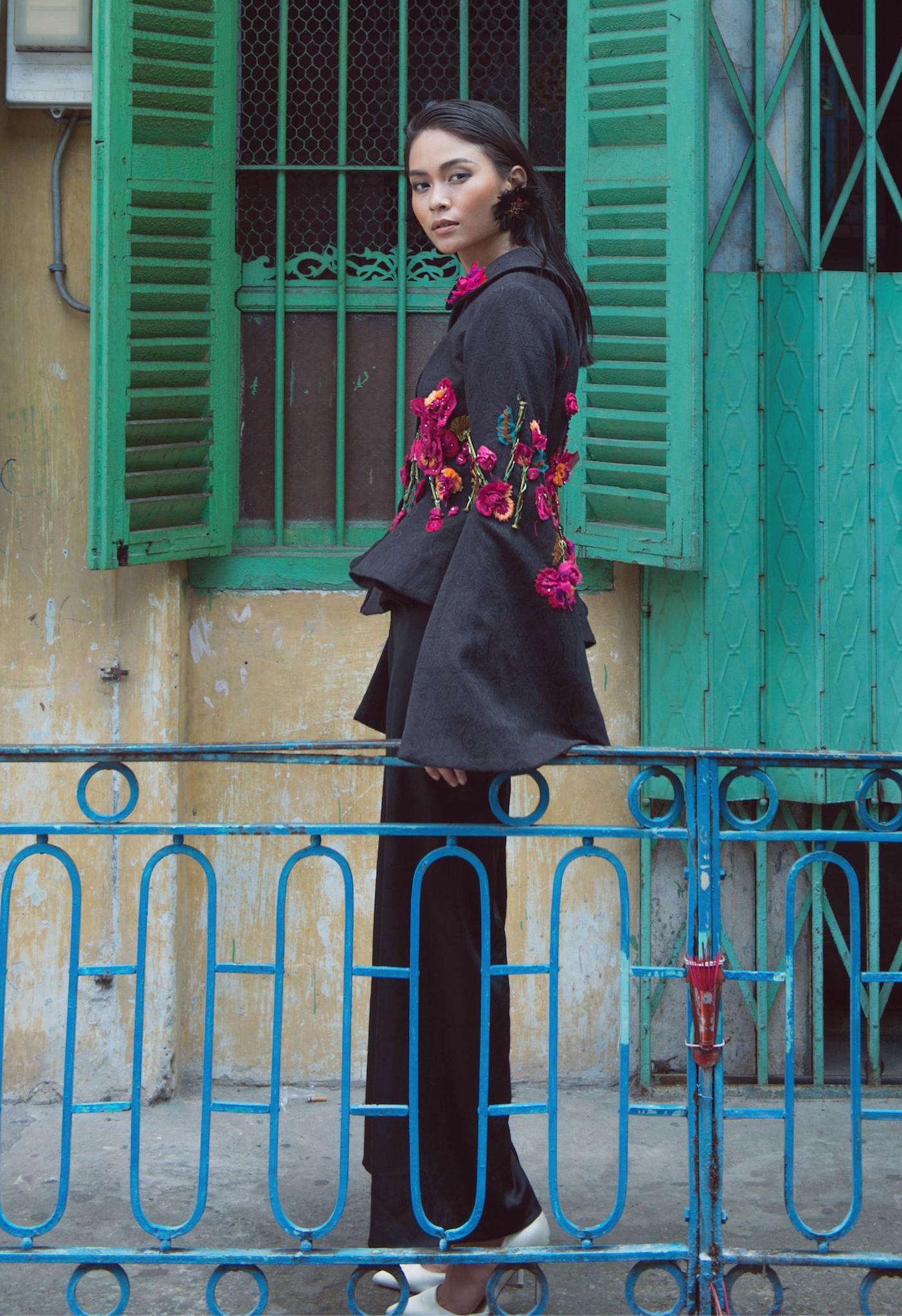 Mau Thanh Thuy dien ao dai cach tan dao pho anh 5