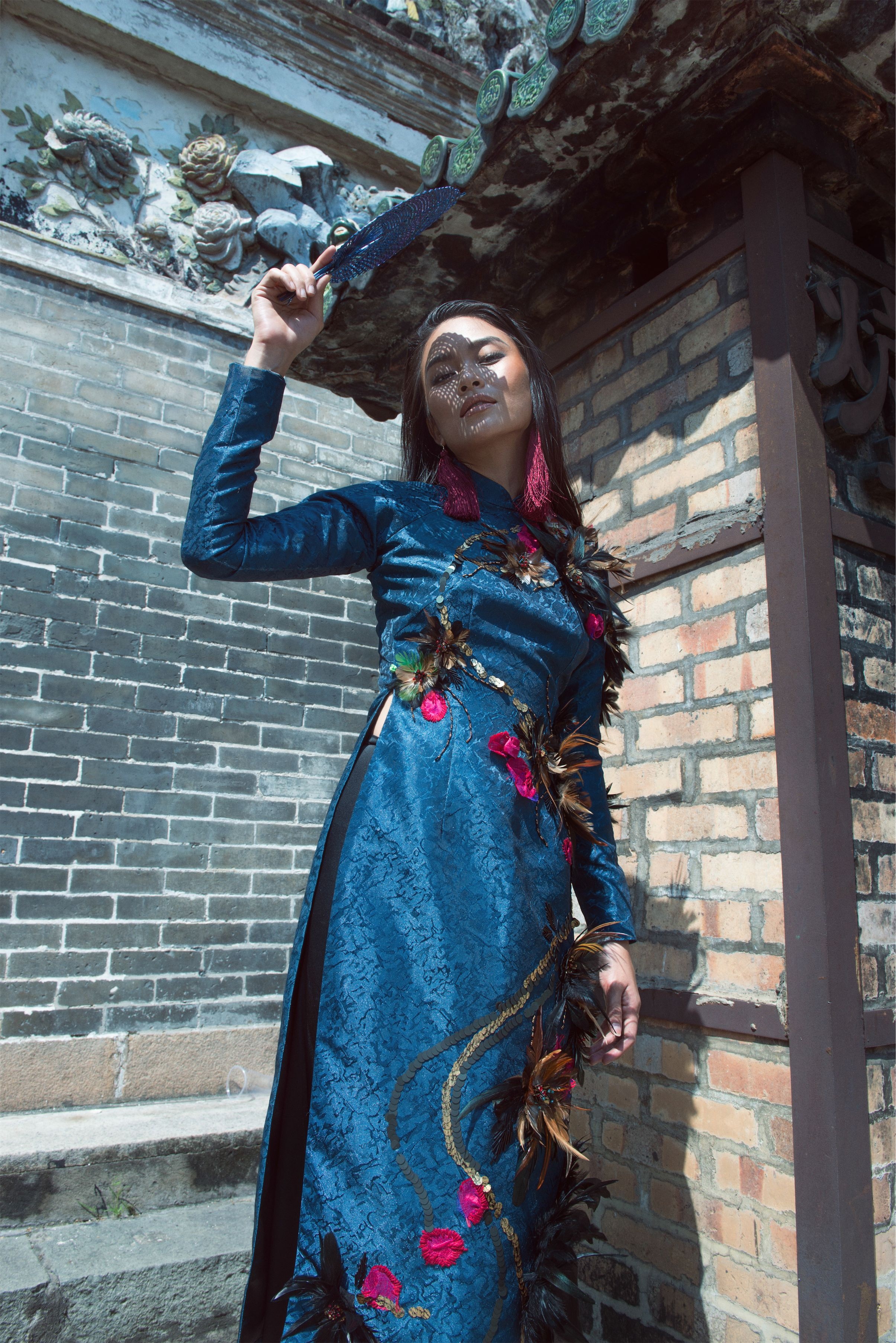 Mau Thanh Thuy dien ao dai cach tan dao pho anh 7