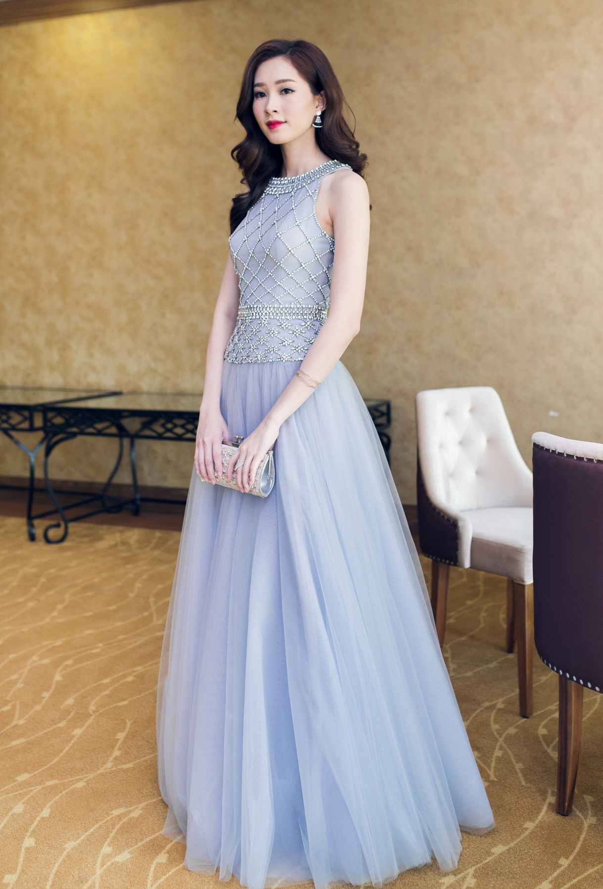 Top 10 trang phuc dep nhat thang 11 anh 3