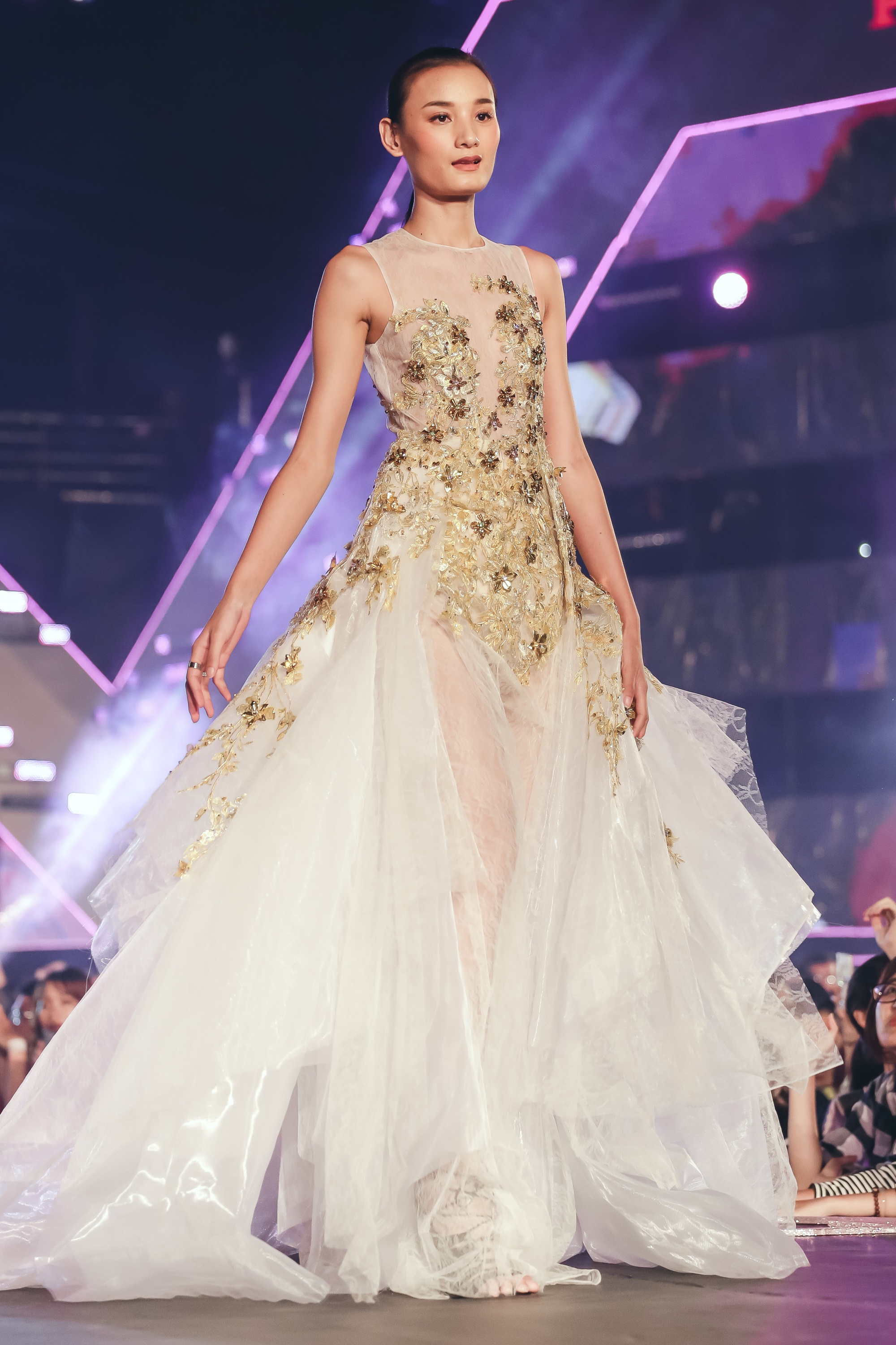 Le Thuy dien vay voan mong lam vedette anh 1