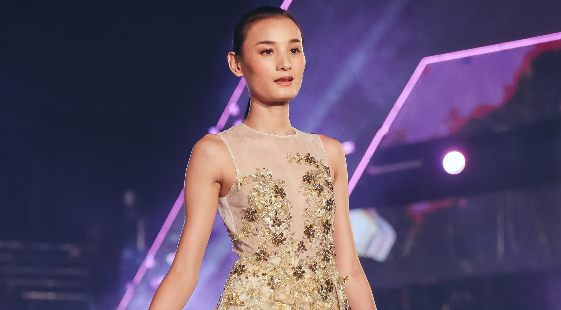 Le Thuy dien dam da hoi lam tu 40 m vai hinh anh