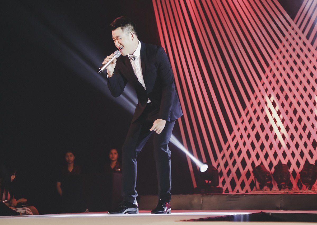 Truc Diem dien ao xe sau di su kien anh 4