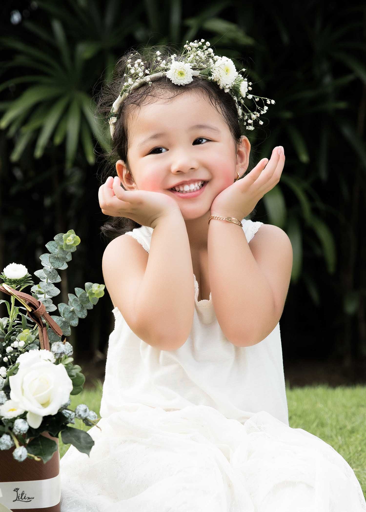 Jennifer Pham va con gai chup anh trong bon tam anh 7