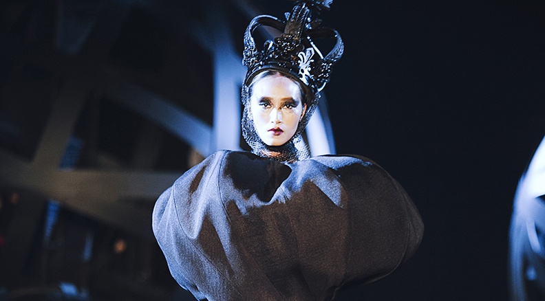 Dan mau nang ne di chuyen vi trang phuc va giay 'ca kheo' hinh anh