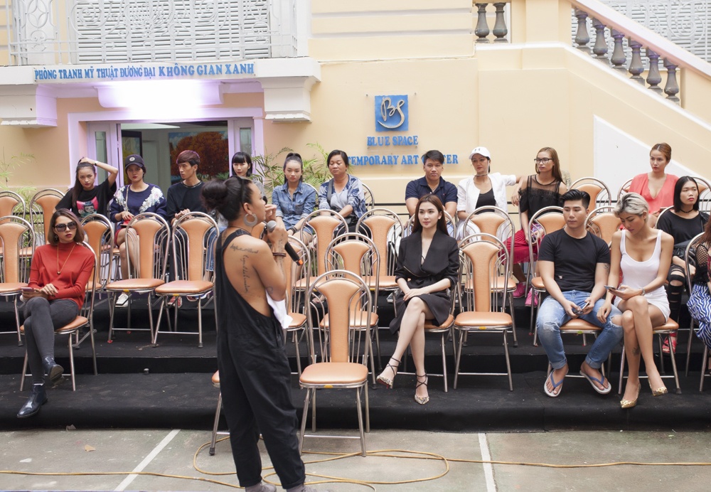 Dàn mẫu tập luyện trước show Lê Thanh Hòa ảnh 9 Dan mau tap luyen truoc show Le Thanh Hoa anh 9