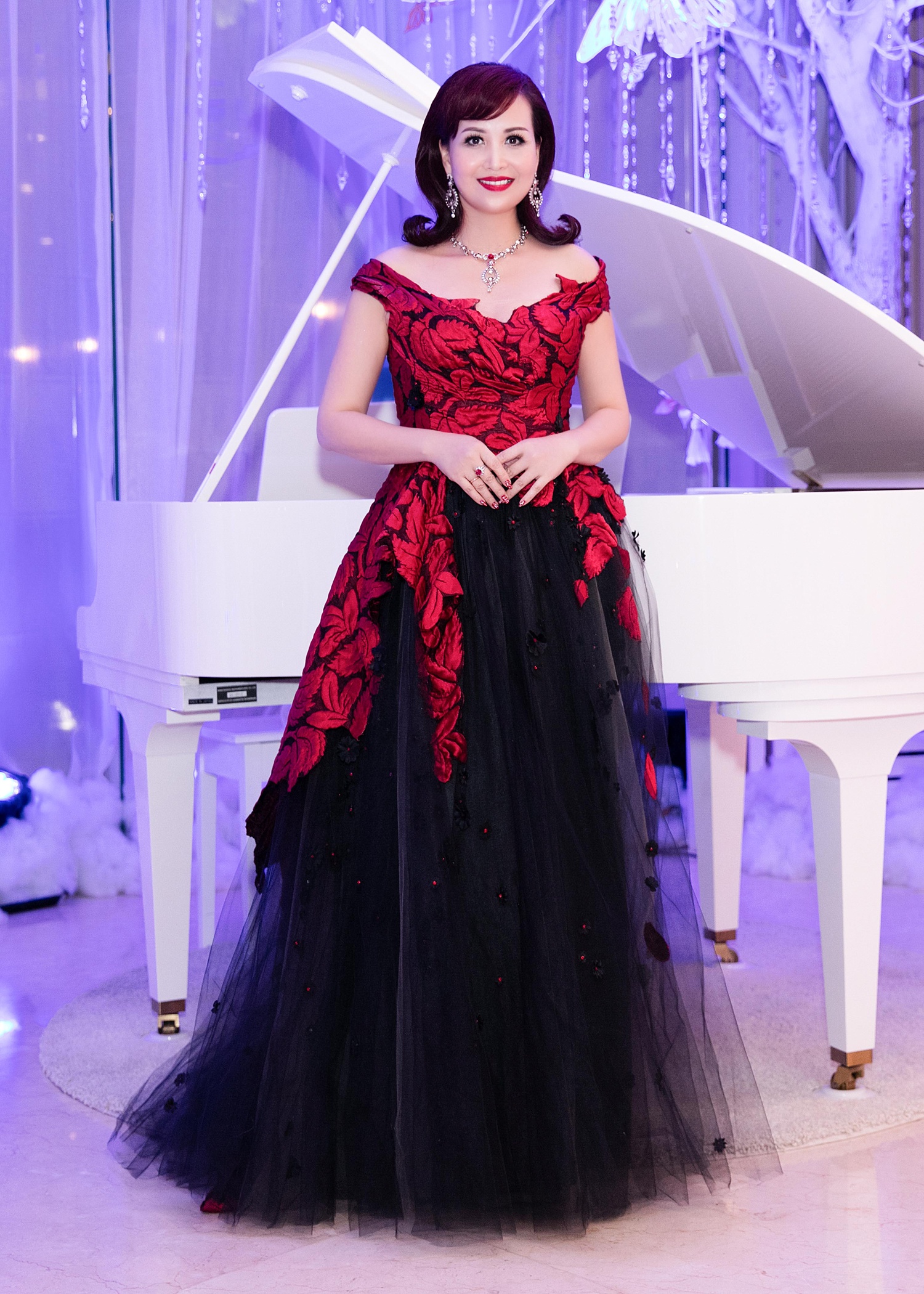 Hoa hau Dieu Hoa dien dam tre vai anh 5