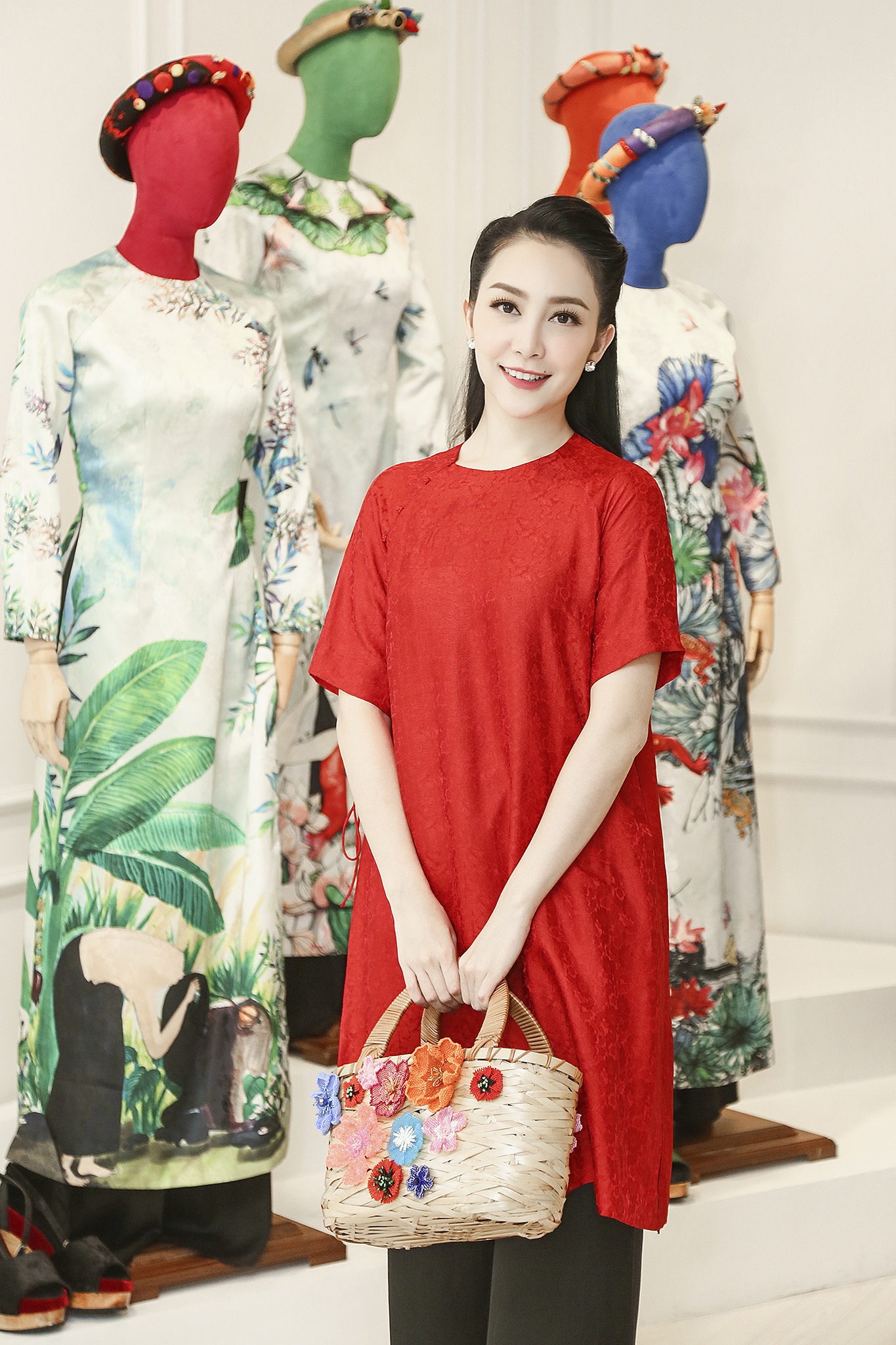 Linh Nga goi y 6 mau ao dai du xuan anh 2