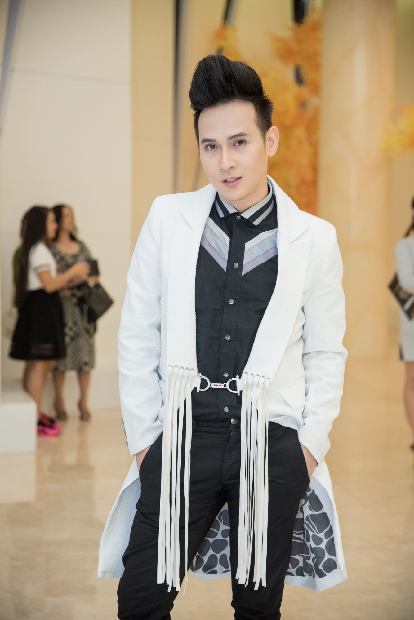 Phương Thanh mặc đầm xuyên thấu gợi cảm ảnh 3 Phuong Thanh mac dam xuyen thau goi cam anh 3