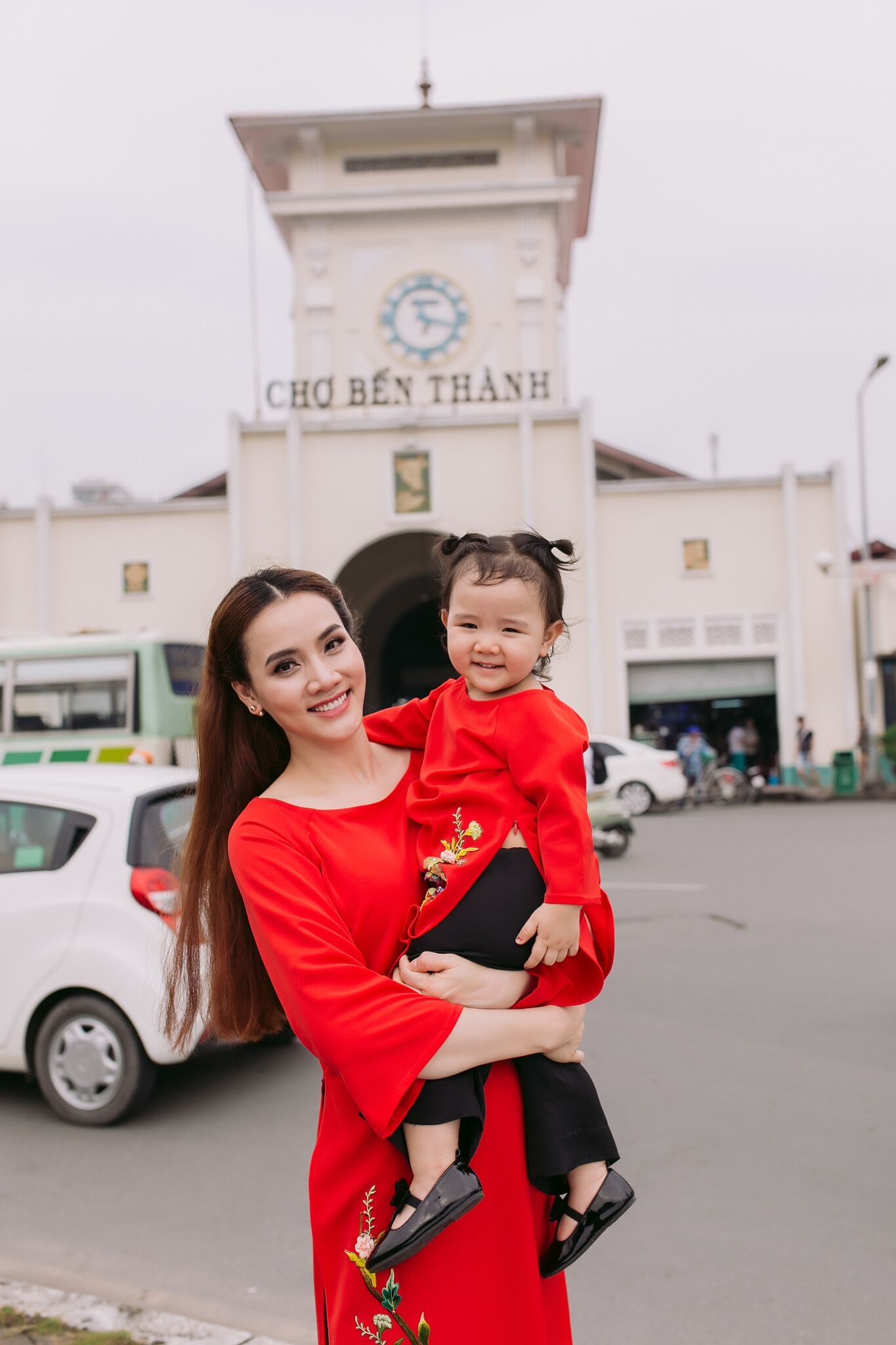 Trang Nhung va con gai xuong pho anh 4