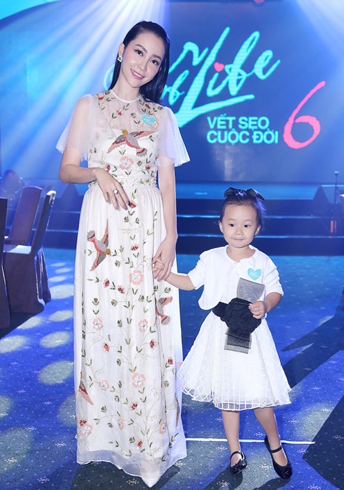 Linh Nga thich mau dan ong giong cha minh anh 3