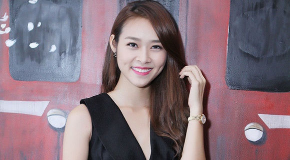 Diep Bao Ngoc cong khai dang yeu sau 2 nam ly hon hinh anh