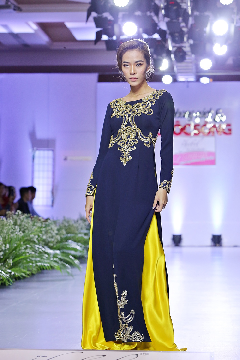 Luong Bich Huu trinh dien thoi trang anh 4