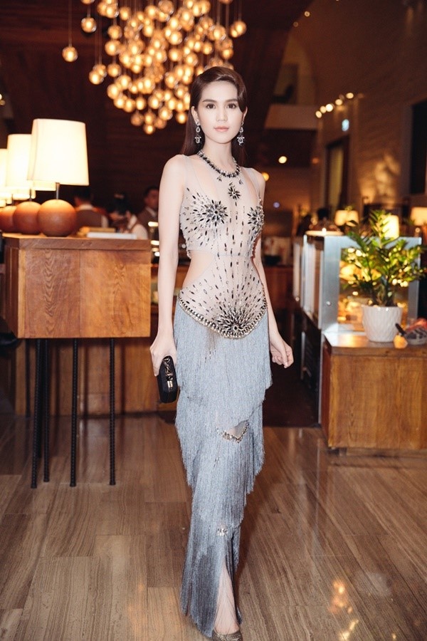 10 bộ cánh đẹp nhất sự kiện Vbiz năm 2016 ảnh 10 10 bo canh dep nhat su kien Vbiz nam 2016 anh 10