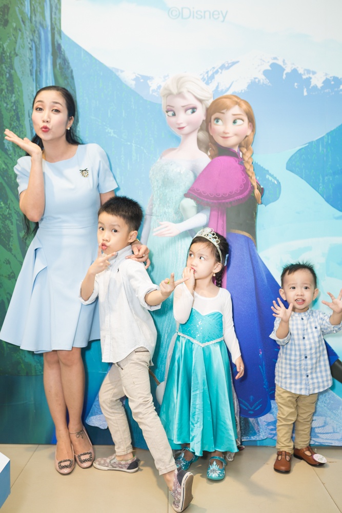 Oc Thanh Van sam qua Giang sinh anh 1