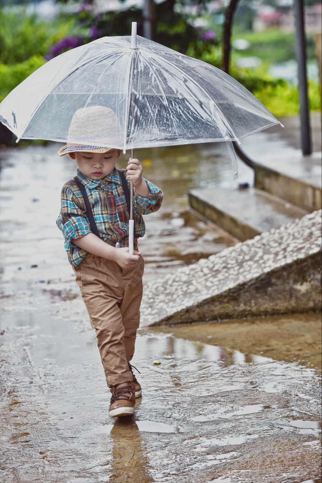 Con trai Diem Huong chup anh mung sinh nhat anh 1