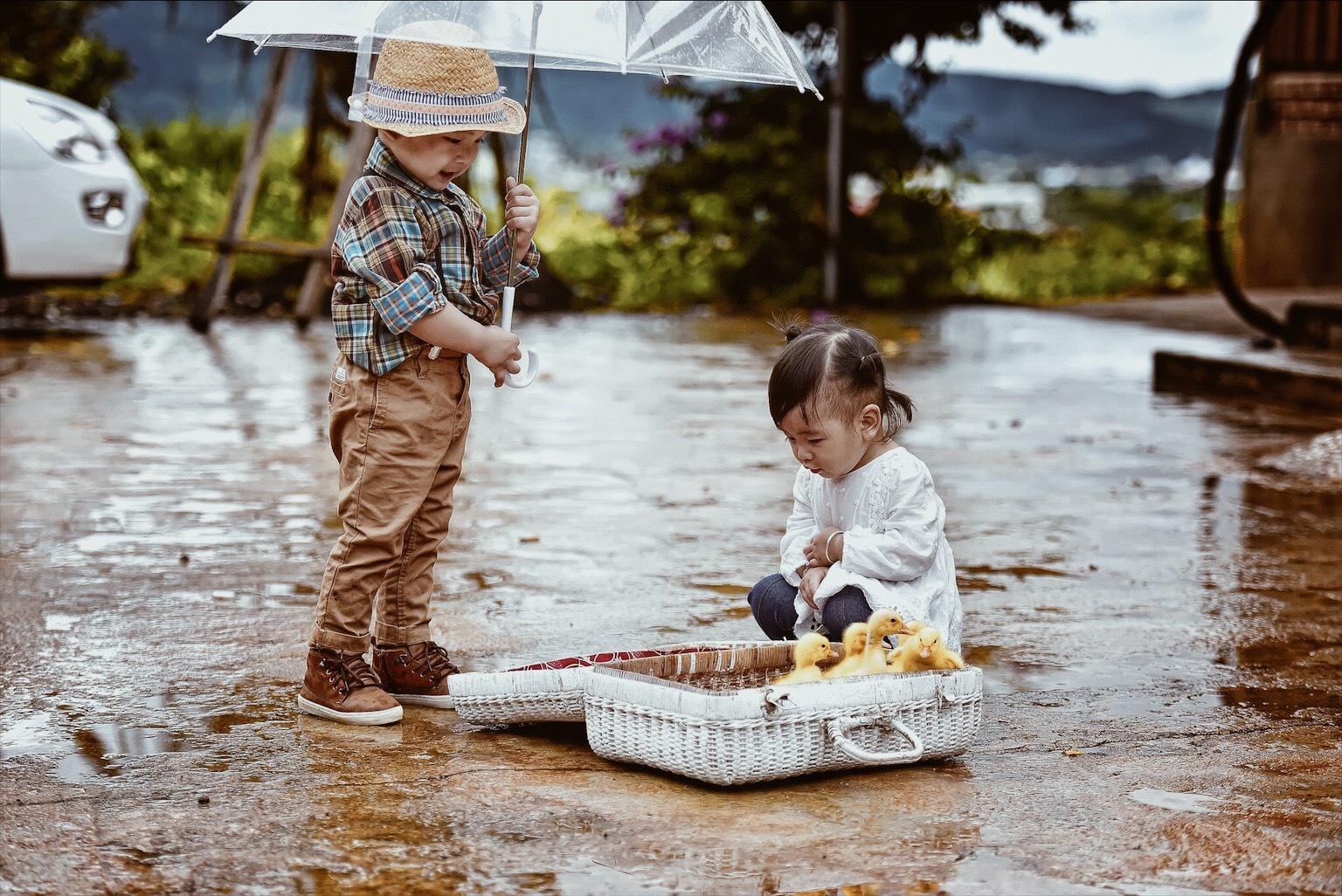 Con trai Diem Huong chup anh mung sinh nhat anh 2