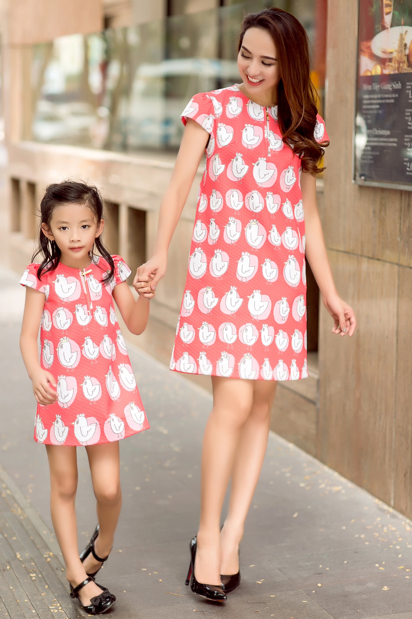 Ngoc Diem va con gai dien do doi anh 6