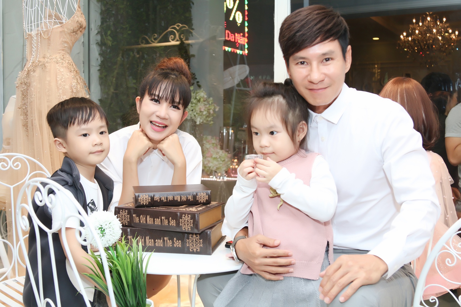 Gia dinh Ly Hai di su kien anh 1