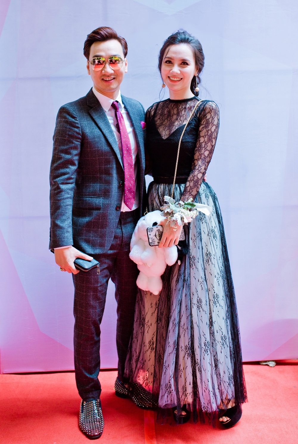 Hong Que dua con gai di su kien anh 6